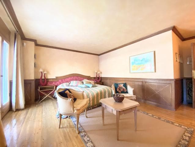 1749 – Appartement 5.5 pièces – 7700 CHF – 260 m²