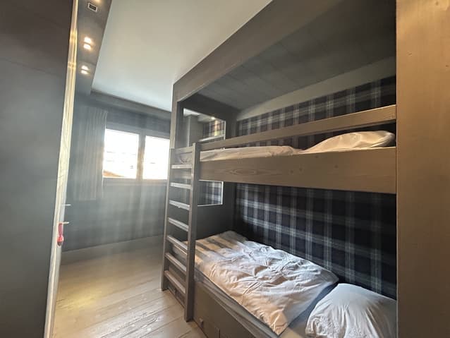 1725 – Appartement 4 pièces – 2450 CHF –