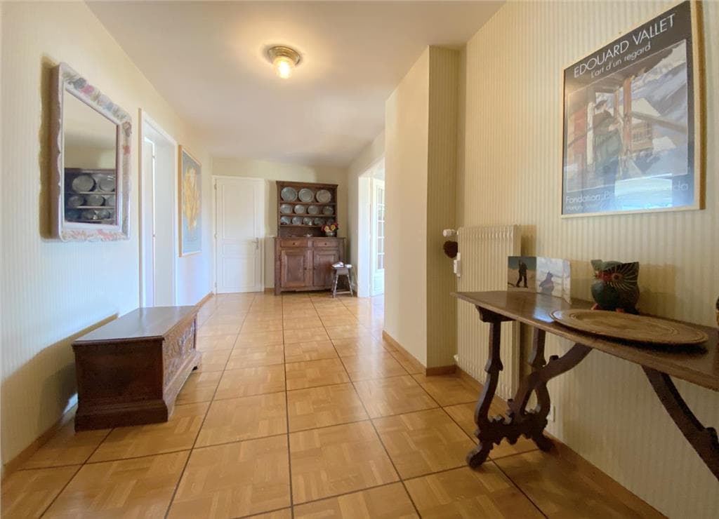 2147 – Appartement 5.5 pièces – 1350000 CHF – 190 m²