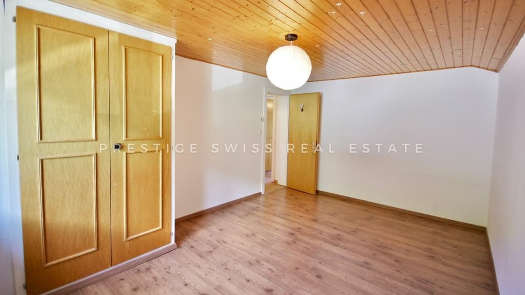 1152 – Maison 7 pièces – 960000 CHF – 216 m²