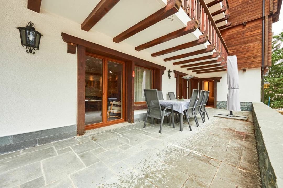 1007 – Appartement – 5pièces – 220 m²