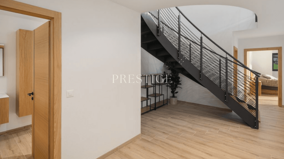 1393 – Maison 5 pièces – 3800000 CHF – 318 m²
