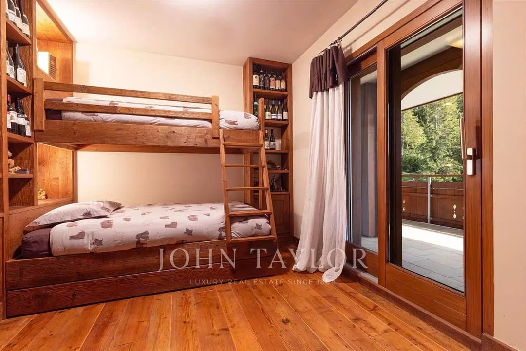 1143 – Appartement – 5.5pièces – 260 m²