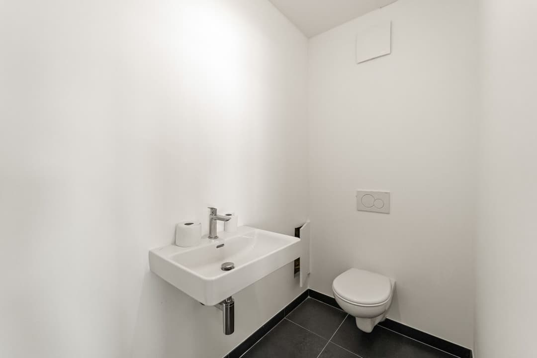 1595 – Commerce – 422000CHF – 67 m²