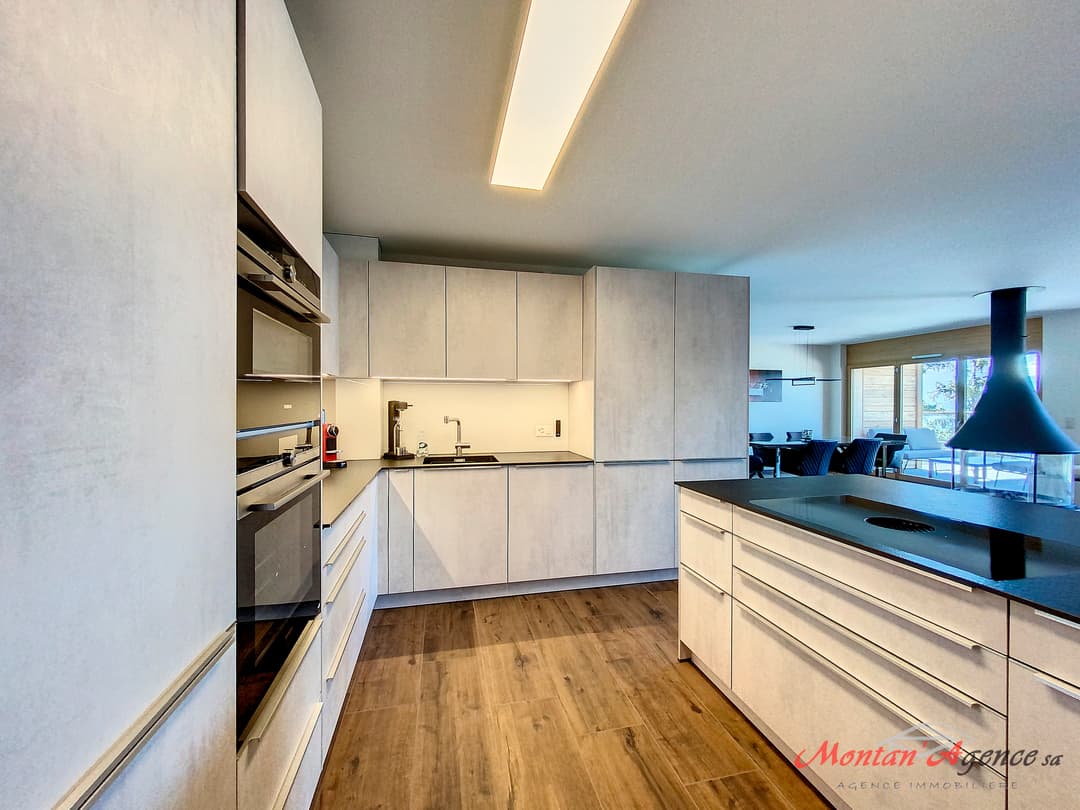 1313 – Appartement – 4pièces – 775.45CHF – 175 m²