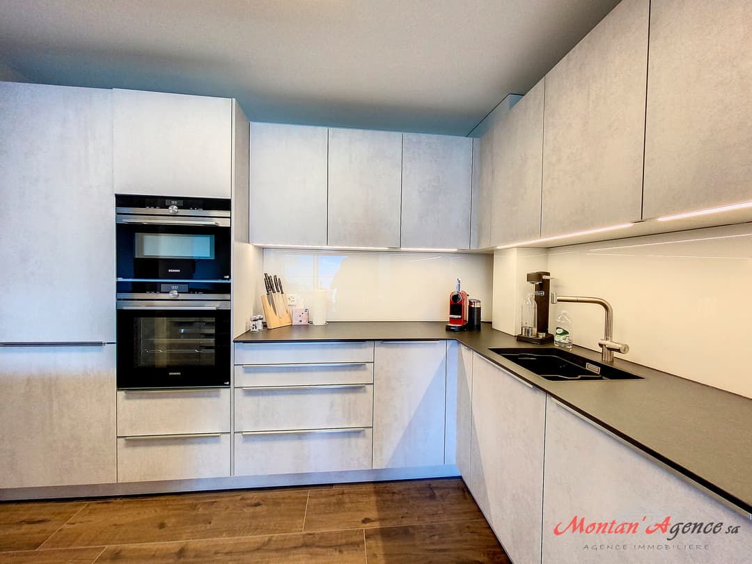 1313 – Appartement – 4pièces – 775.45CHF – 175 m²