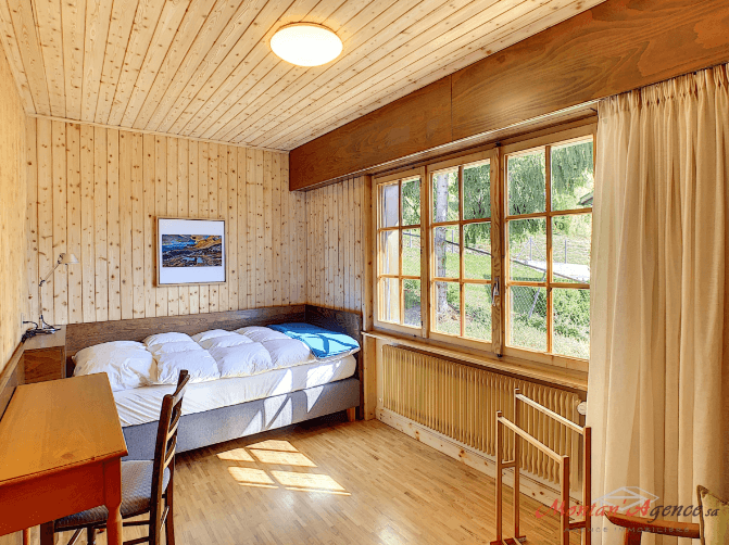 1422 – Maison 7 pièces – 1074.40CHF – 200m²