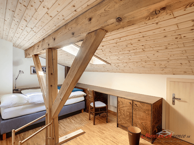 1422 – Maison 7 pièces – 1074.40CHF – 200m²