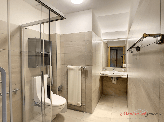 1422 – Maison 7 pièces – 1074.40CHF – 200m²