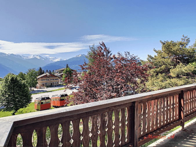 1422 – Maison 7 pièces – 1074.40CHF – 200m²