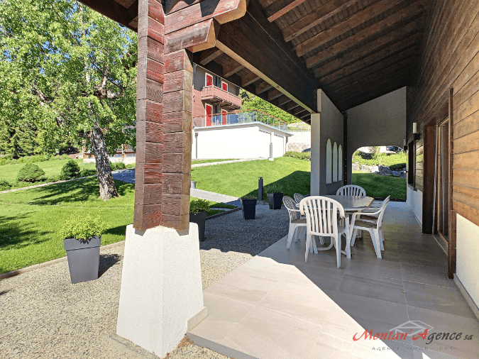 1422 – Maison 7 pièces – 1074.40CHF – 200m²