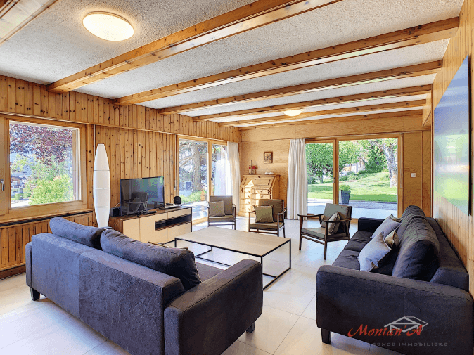 1422 – Maison 7 pièces – 1074.40CHF – 200m²