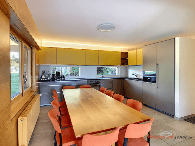 1422 – Maison 7 pièces – 1074.40CHF – 200m²