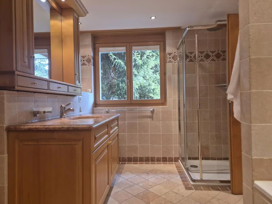 1516 – Appartement – 5.5pièces – 9000CHF – 240 m²