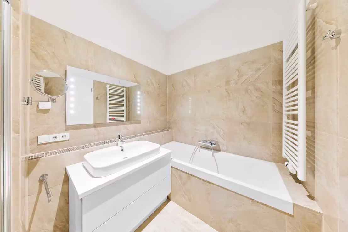 1596 – Appartement 4 pièces – 1300CHF – 117m²