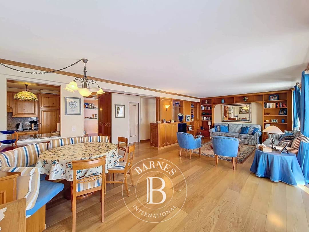 1996 – Appartement – 7.5pièces – 4950000CFH – 226 m²