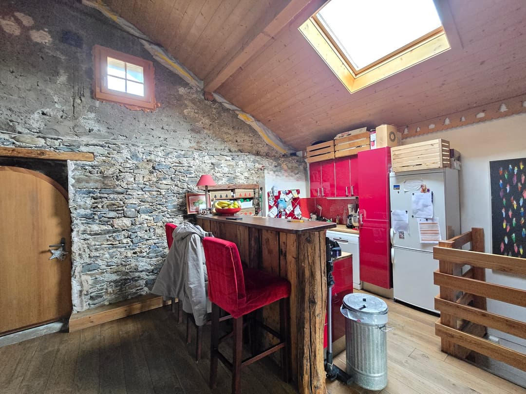 1974 – Appartement 4.5 pièces – 600000 CHF – 156 m²