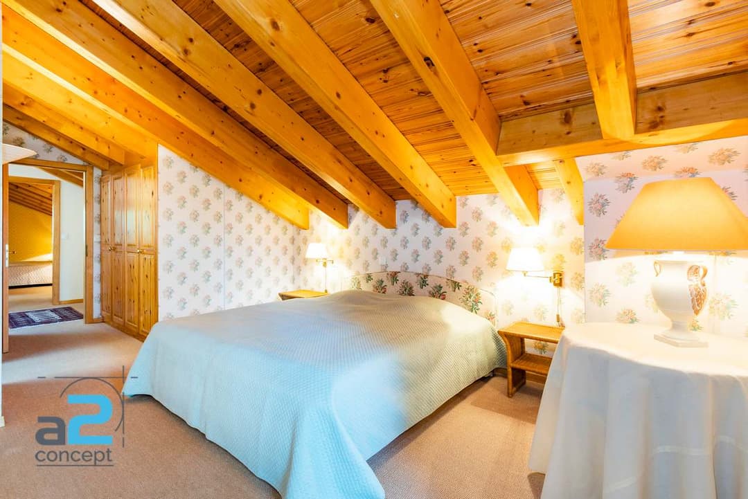 1657 – Apparetement 5.5 pièces – 3000 CHF – 172 m²