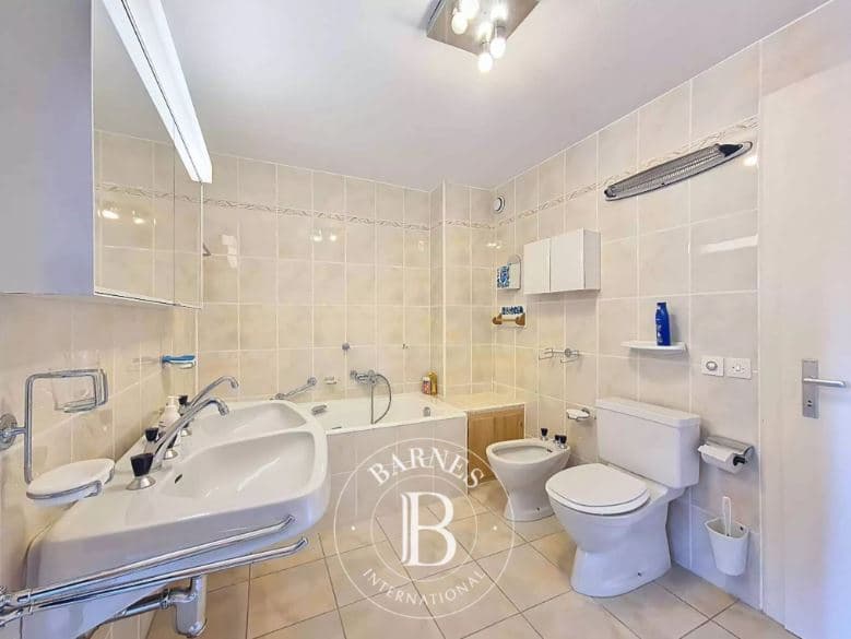 2087 – Appartement 4,5 pièces – 3800000 CHF – 165m²