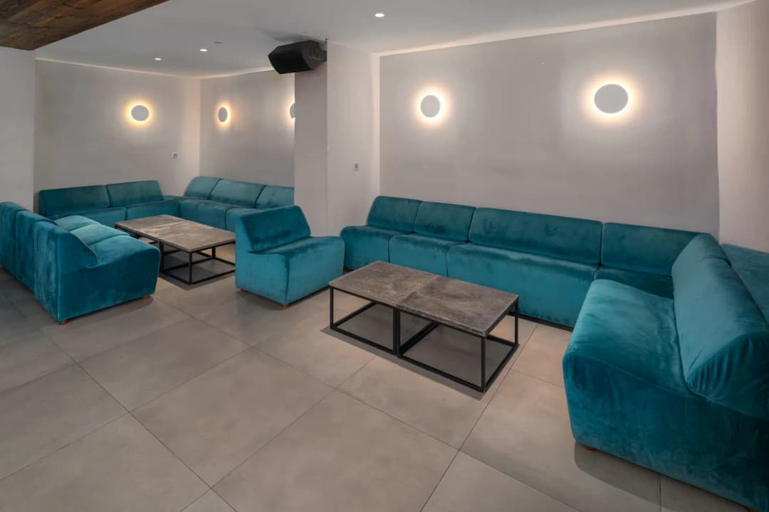 2020 – Commerce 4 pièces – 350000 CHF – 250 m²