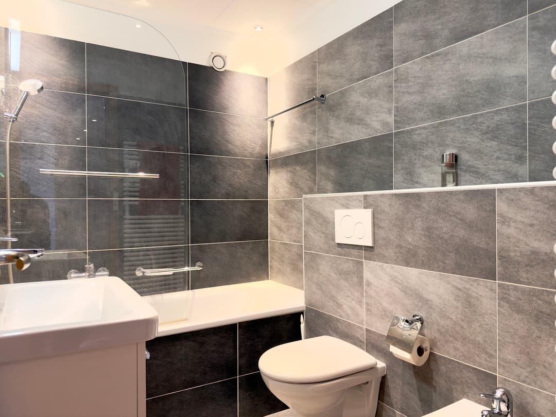 1711 – Appartement 4 pièces – 2450CHF – 114m²