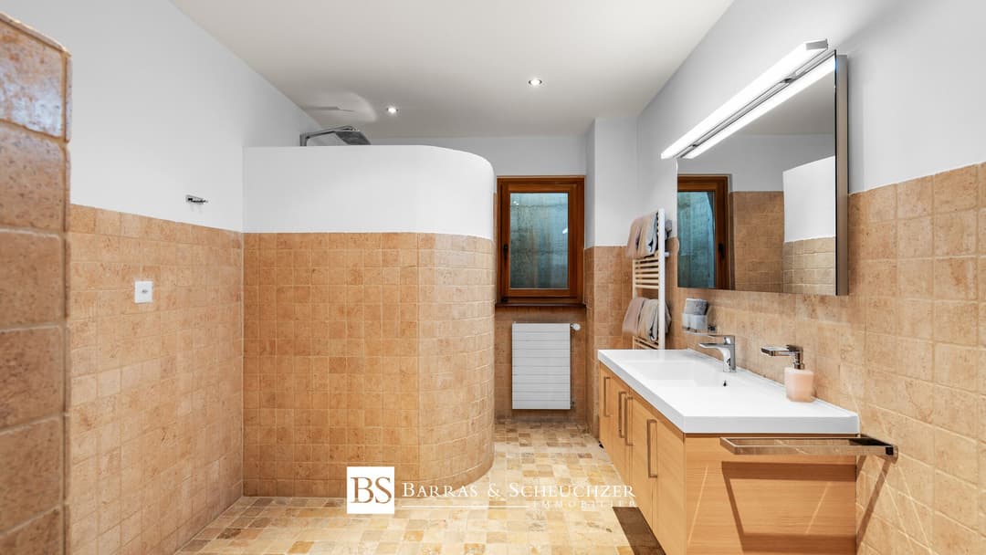 2088 – Maison 10 pièces – 550m²