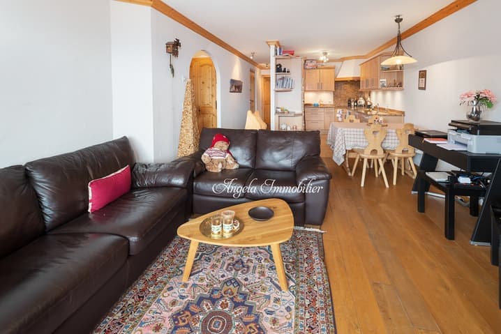 2063 – Appartement 2 pièces – 1050000CHF – 86m²