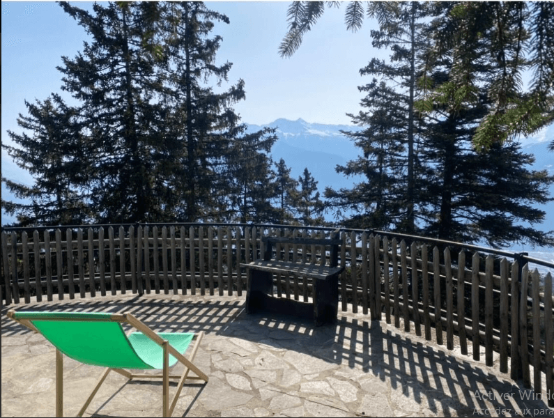 2721 – Appartement 4 pièces – 2450 CHF – 250 m²