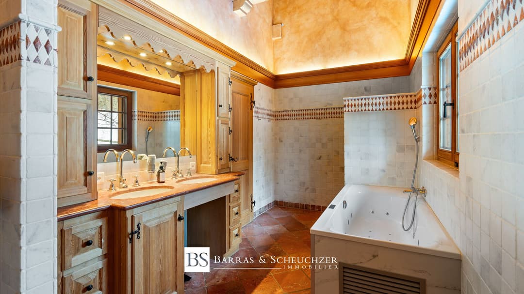 2088 – Maison 10 pièces – 550m²