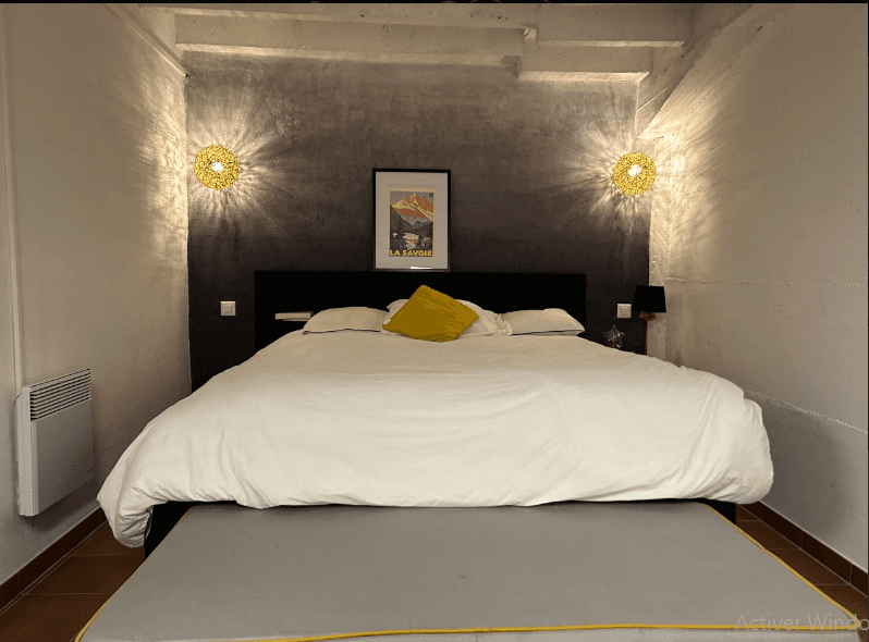 2721 – Appartement 4 pièces – 2450 CHF – 250 m²