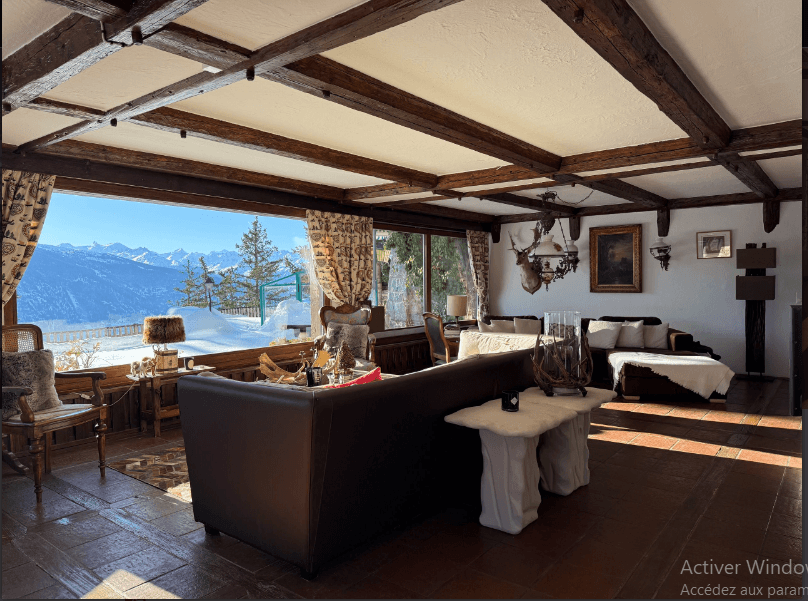 2721 – Appartement 4 pièces – 2450 CHF – 250 m²