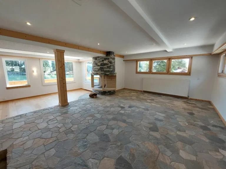 1668 – Maison 6.5 pièces – 243 m²