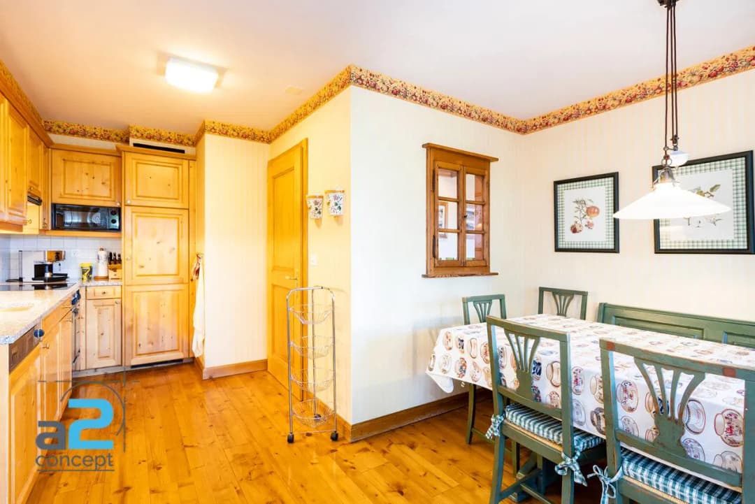 1657 – Apparetement 5.5 pièces – 3000 CHF – 172 m²