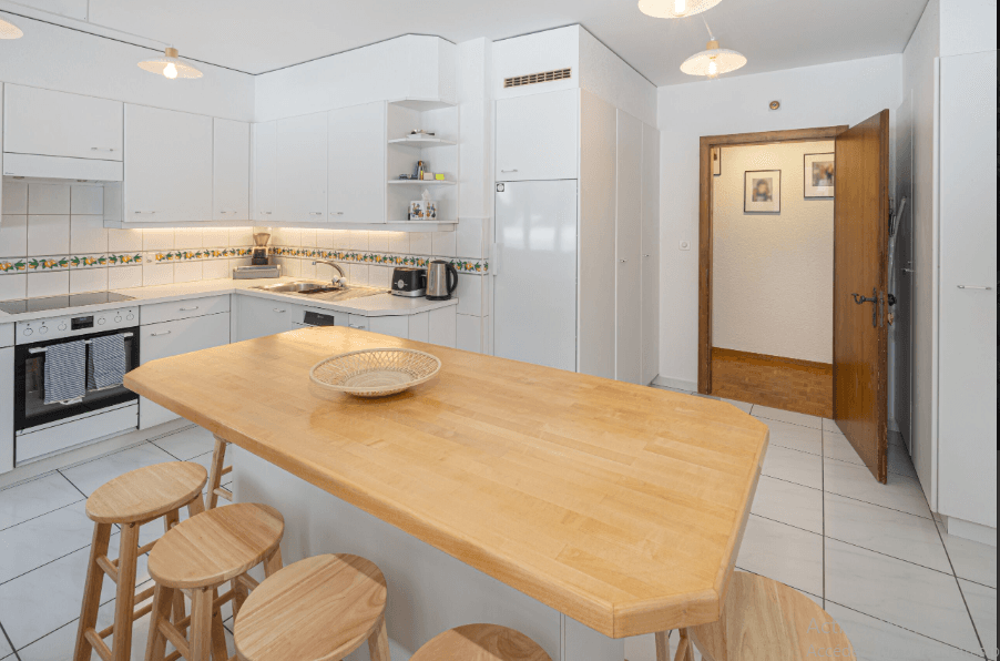 1710 – Appartement 5.5 pièces – 4550 CHF –