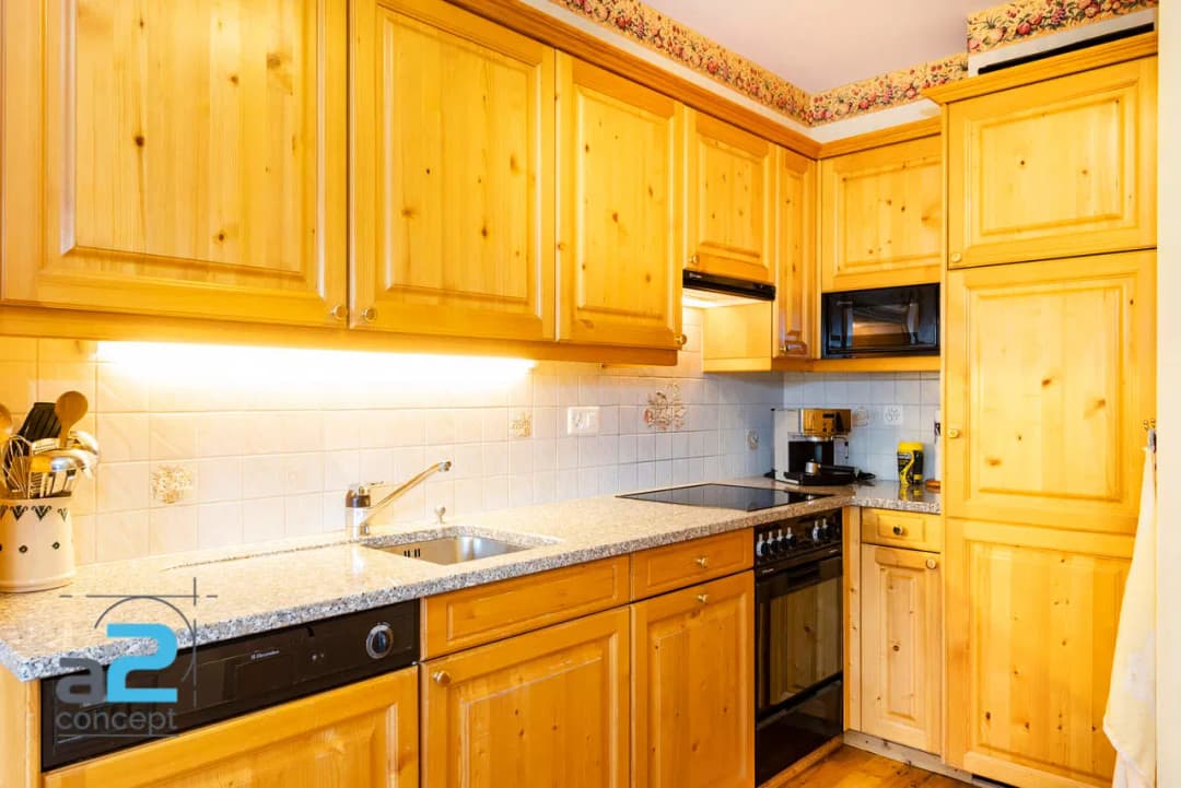 1657 – Apparetement 5.5 pièces – 3000 CHF – 172 m²