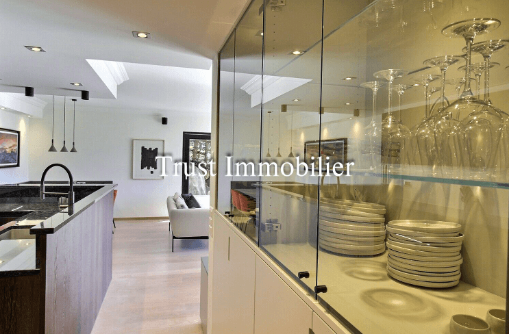 1690 – Appartement 5,5 pièces – 9500CHF – 130m²