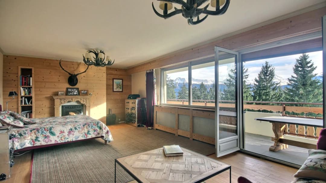 2195 – Appartement 6.5 pièces – 1950000 CHF – 275 m²