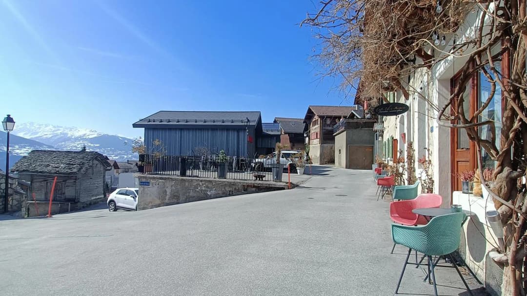 1781 – Commerce 3.5 pièces – 2900 CHF – 277 m²