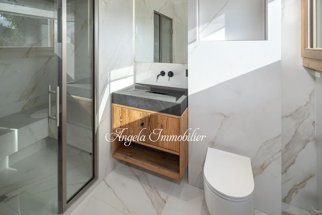 1768 – Appartement – 200m²