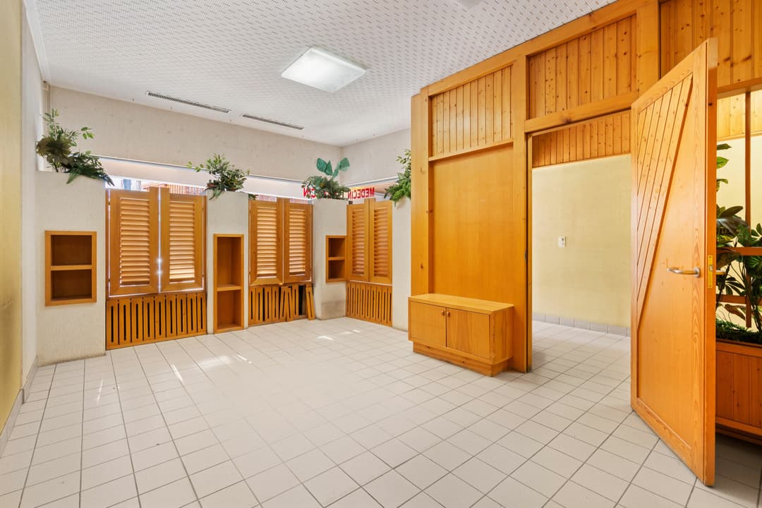 2138 – Commerce – 1100000CHF – 228.5m²