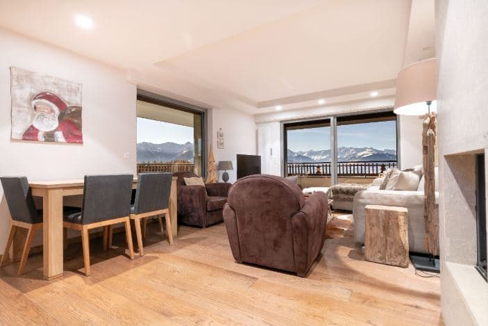 1812 – Appartement 4 pièces – 2800CHF – 108m²