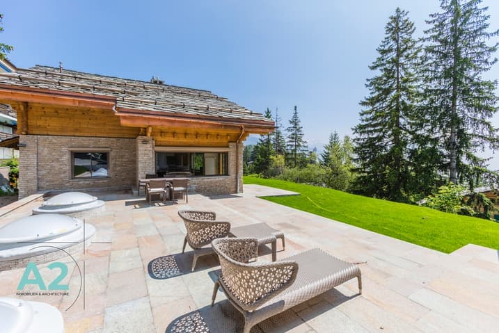 1813 – Maison 8 pièces – 240m²