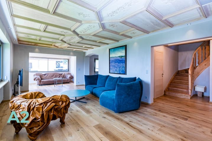 1813 – Maison 8 pièces – 240m²