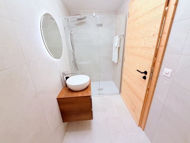 1883 – Appartement 4 pièces – 5 000CHF – 101m²