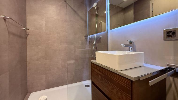 1868 – Appartement 4.5 pièces – 10000CHF – 130m²