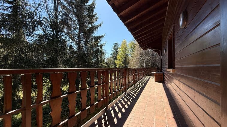 1868 – Appartement 4.5 pièces – 10000CHF – 130m²