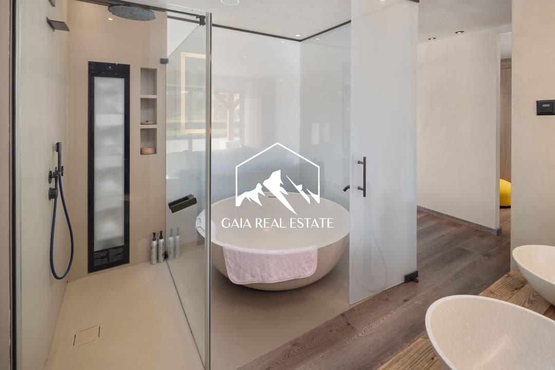 2235 – Appartement 6.5 pièces – 8000000 CHF – 280 m²