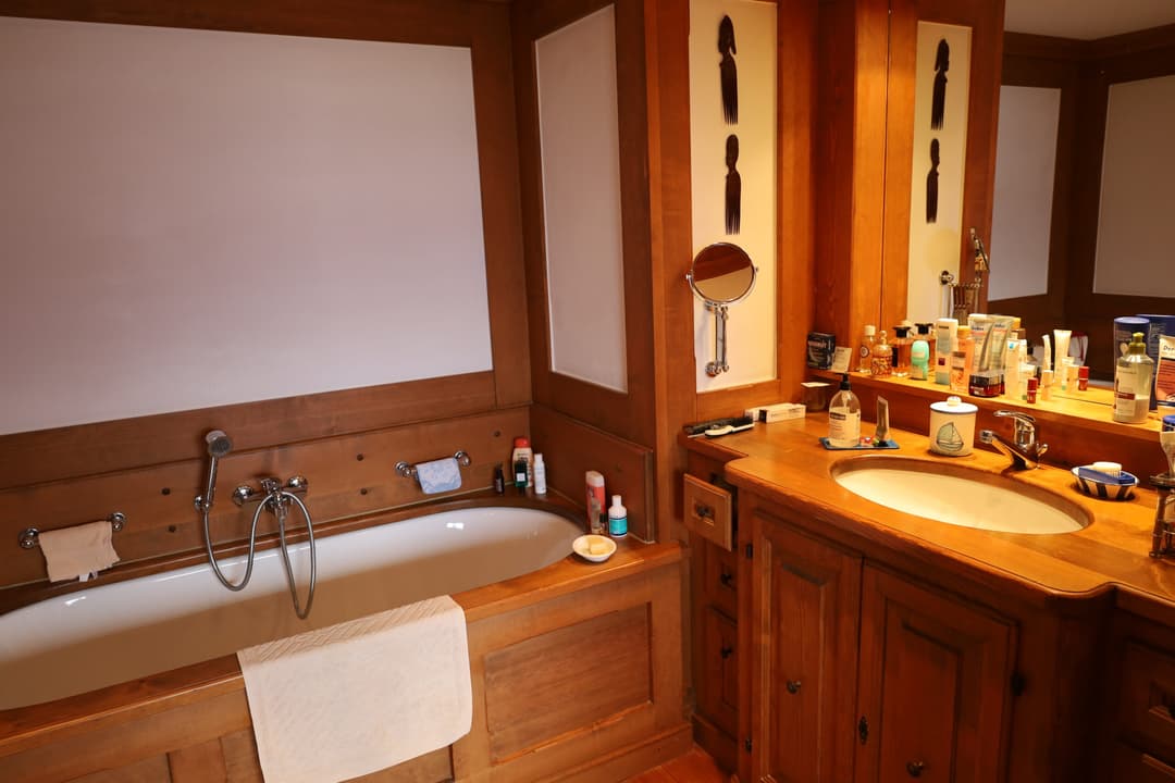 2304 – Appartement 7.5 pièces – 318m²