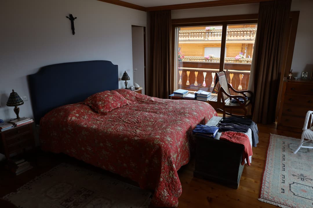 2304 – Appartement 7.5 pièces – 318m²