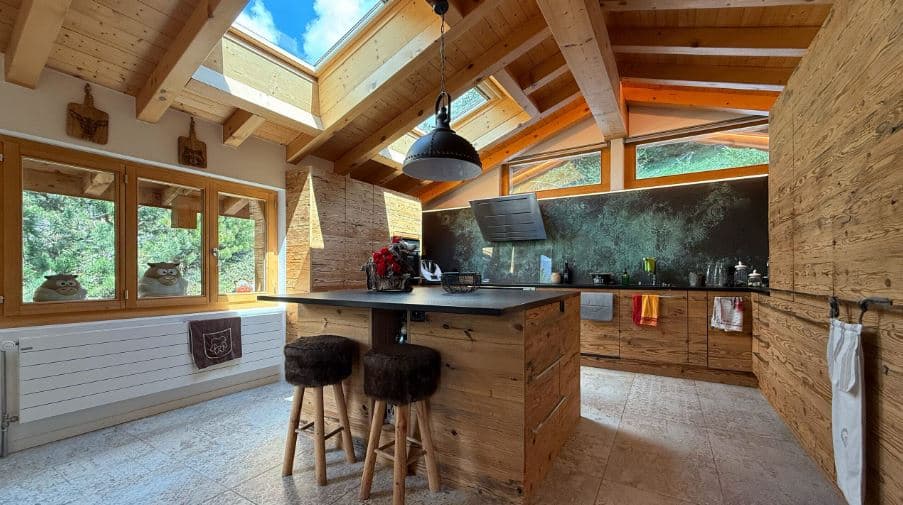1855 – Chalet 7 pièces – 24000CHF – 300m²